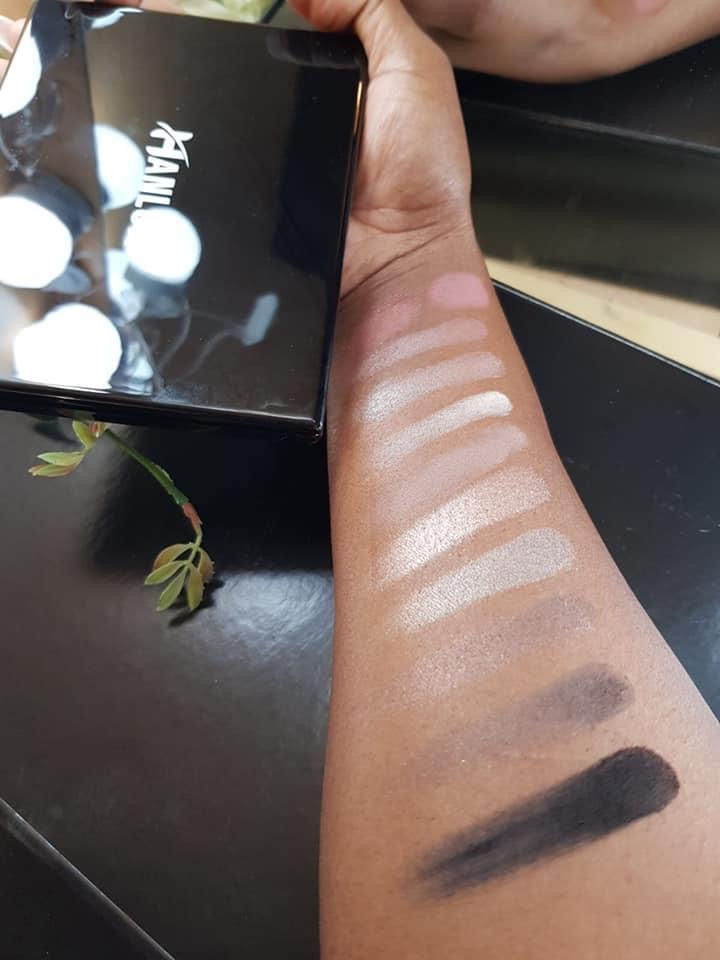 Thumbnail: Large Eyeshadow and blusher Palette