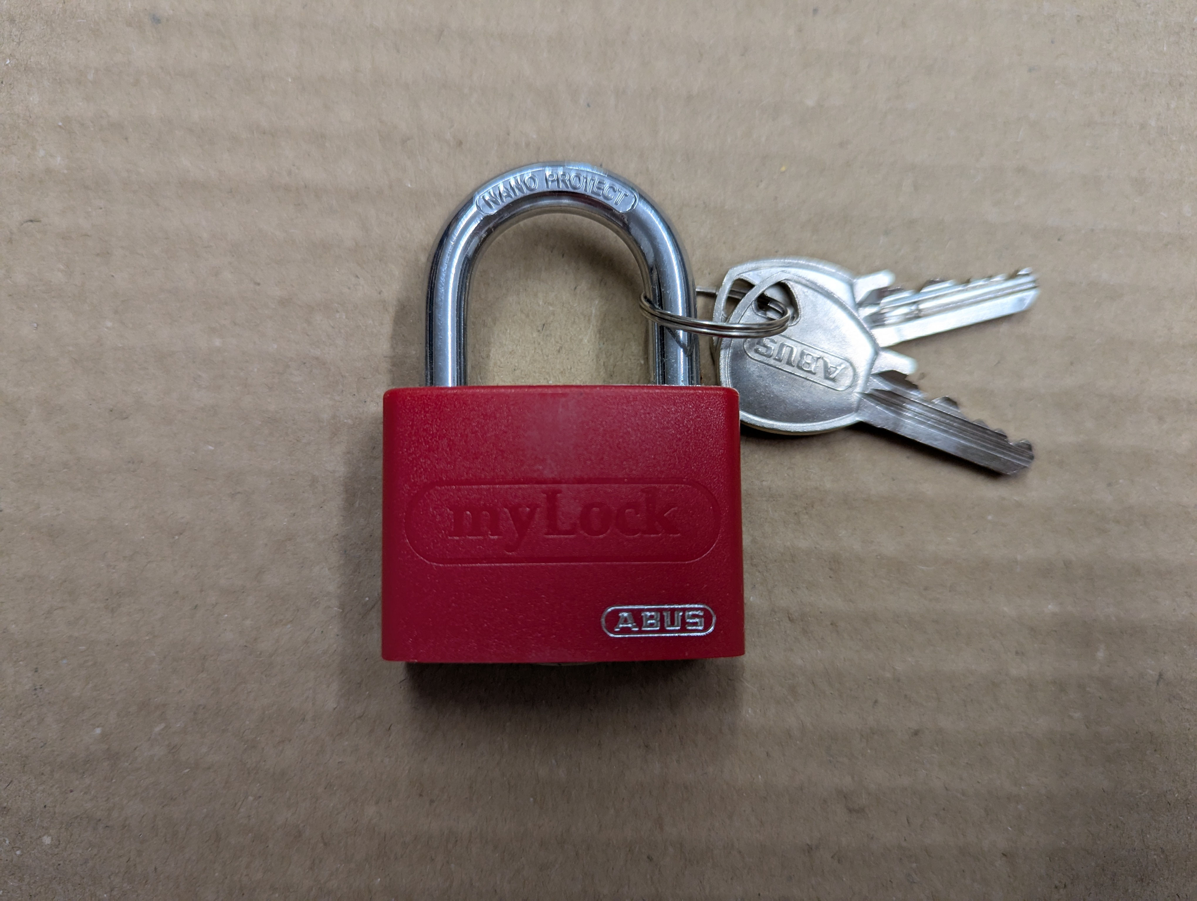 ITEM W: ABUS 5 T6SAL/40 PADLOCK
