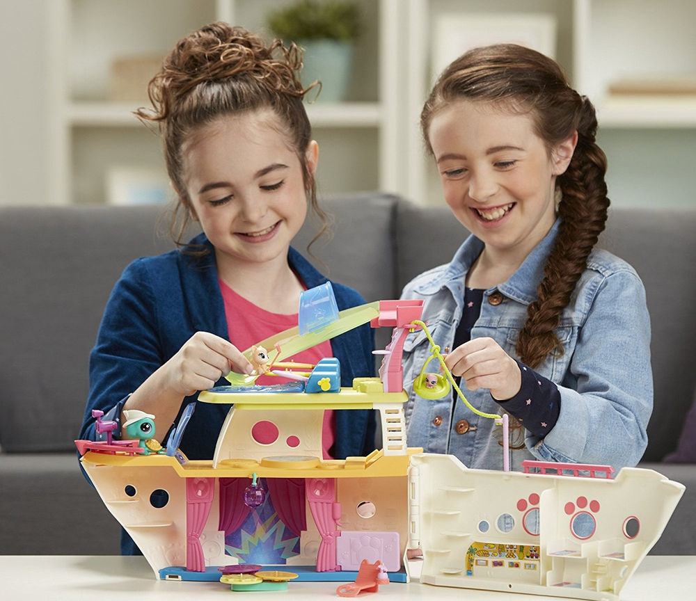 Littlest Pet Shop cruise ship + interesting LPS sets