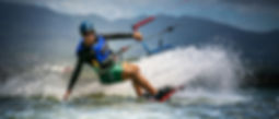 cours de kitesurf et wingfoil guadeloupe, coaching débutant, intermédiaire, perfectionnement. Navigation surveillée avec location de matériel pack kite et wingfoil journée. Découverte foil tracté. Séjour kite et wingfoil aux Antilles. Stages en petit groupe et cours particulier. Spot idéal pour débuter, lagon facile turquoise. Ilet Gosier, ilet Caret, Petit-cul-de-sac, Grand Cul-de-sac, Petit-Bourg