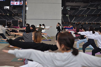 LINE_ALBUM_エスコンかおるyoga_240424_2.jpg