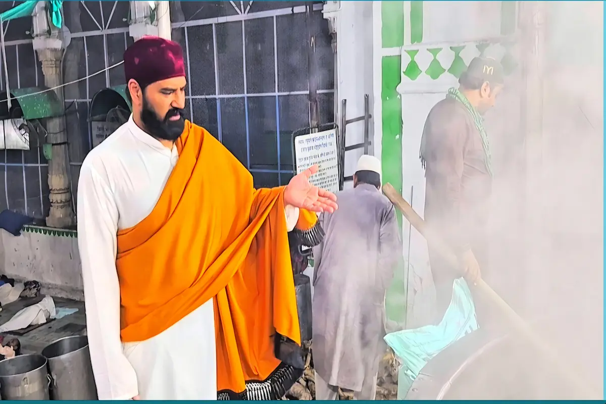 Gaddi Nasheen leading a traditional prayer gathering at Ajmer Sharif