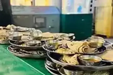 Ajmer Sharif Langar Bhandara – Free food offerings at Khwaja Garib Nawaz Dargah Ajmer, ser