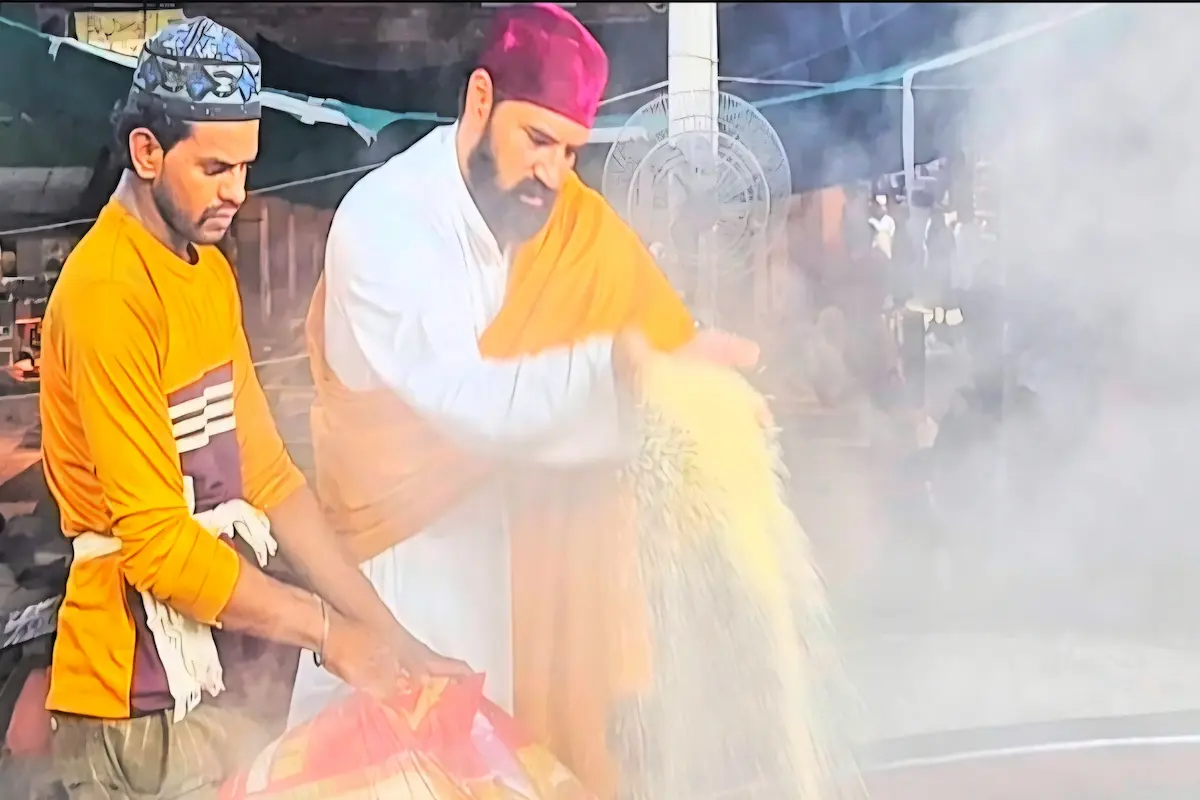 Devotees visiting Ajmer Sharif during Khwaja Garib Nawaz R.A. Urs crowd day