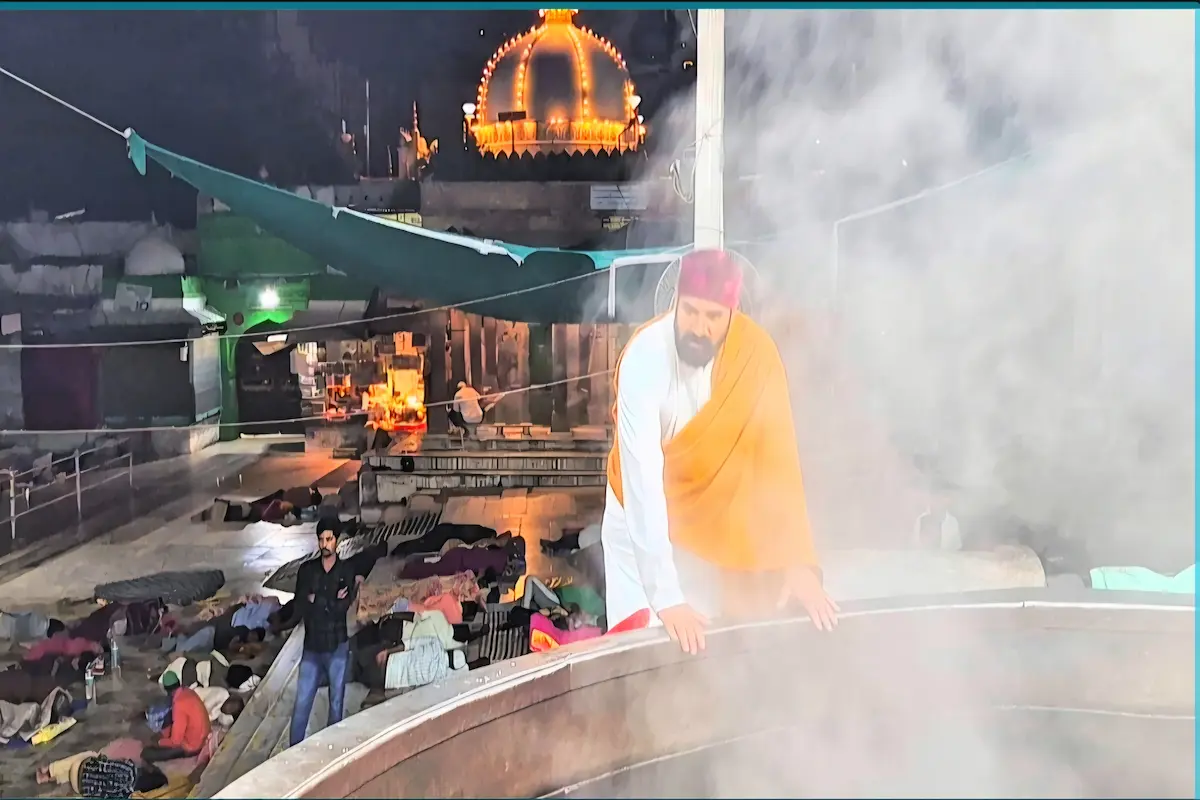 Hereditary key holder and Gaddi Nasheen Syed Fakhar Nawaz Chishti with sacred keys