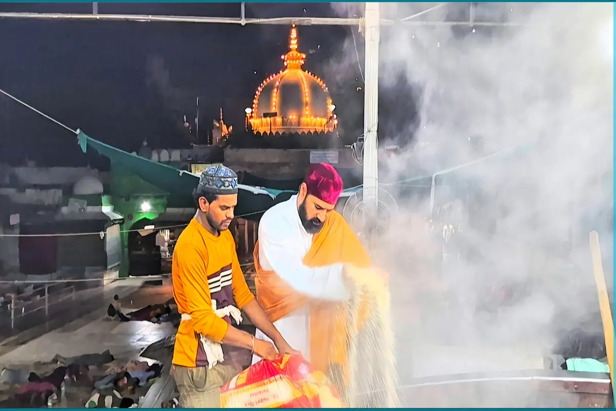 Devotees placing flowers with love at Khwaja Garib Nawaz (R.A.) shrine