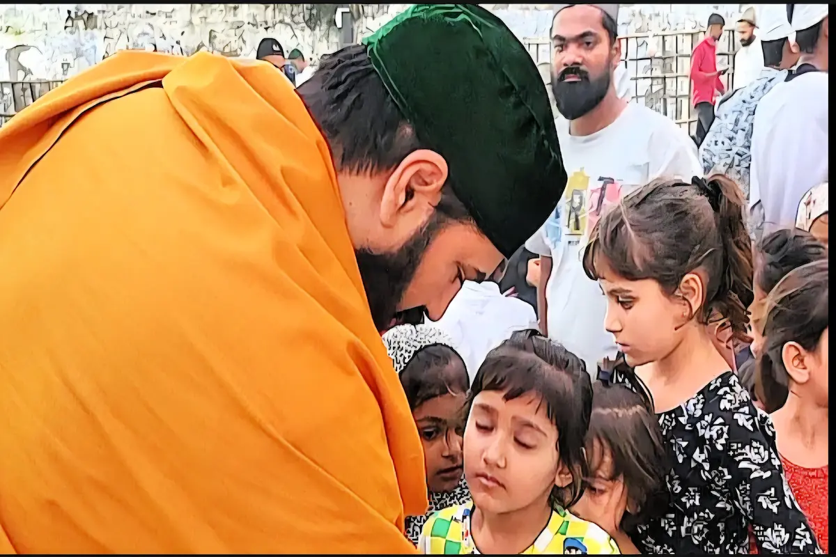 Hereditary key holder Syed Fakhar Nawaz Chishti at Ajmer Sharif during special prayers