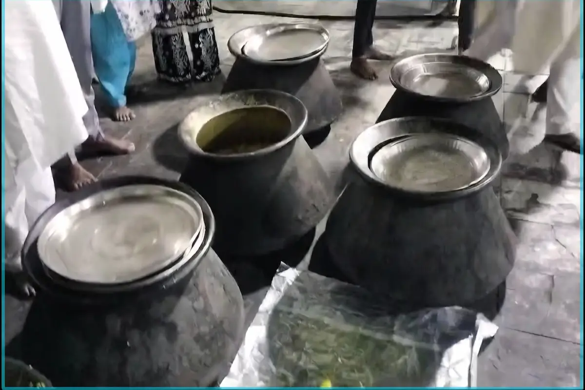 Visitors offering dua at Dargah Khwaja Garib Nawaz R.A.