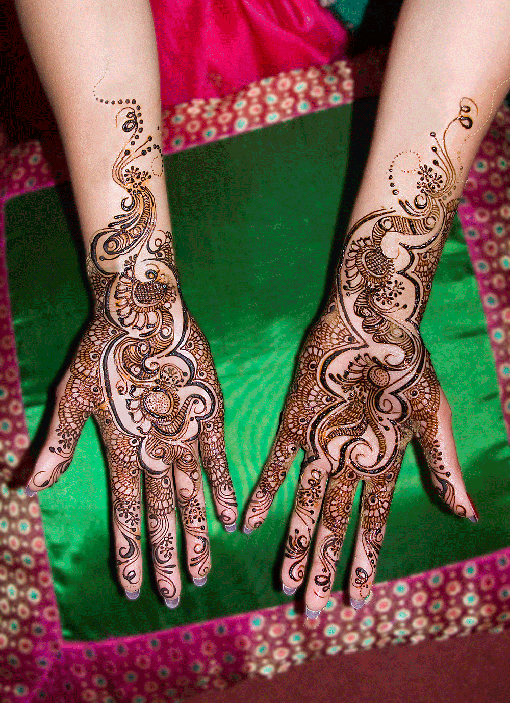 Copy of Henna artist london .gif