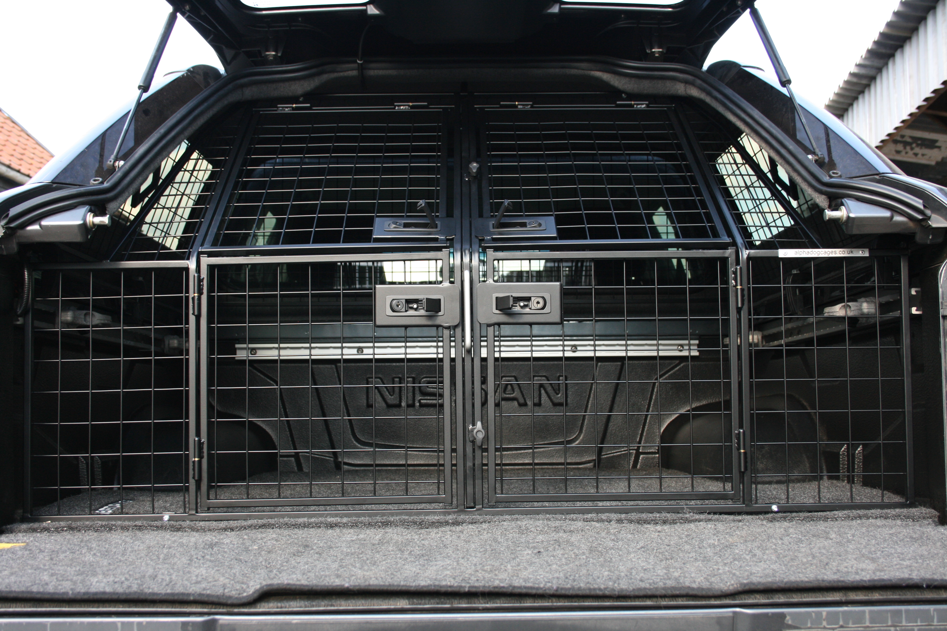 nissan navara dog cage