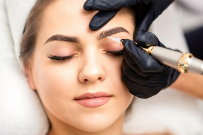 Domina el Arte de la Micropigmentación con el Curso Profesional de Powder Brows