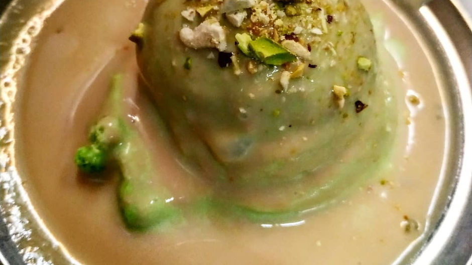 Basundi Pista kulfi @shivkelash near Pune station.