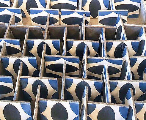 JCS 201_BANDOL GRAFIK_Soflo_Drying in Sun_01_edited.jpg
