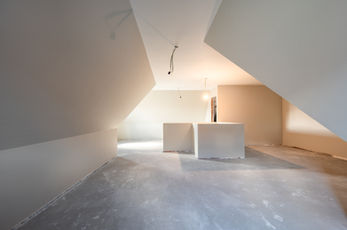 Deze nieuw gebouwde villa is gelegen in Duinenwater en staat te koop bij Stone Group. Knokke-Heist