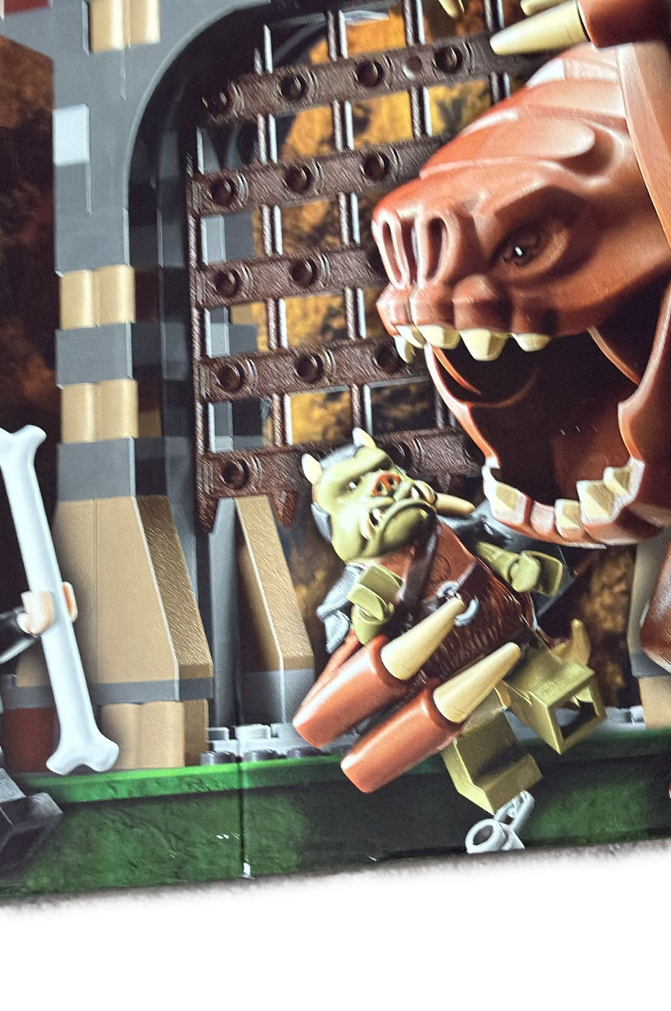 Thumbnail: LEGO Star Wars 75005 : Rancor Pit