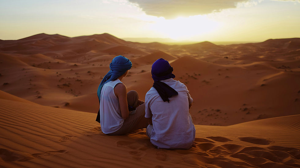 Marocco-persone-nel-deserto_LuxeSage.jpg