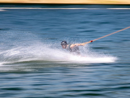 Réussir ses premières figures en ski nautique à La Baule