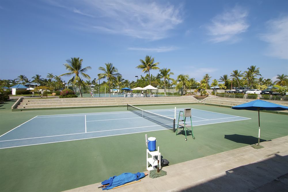 Wyndham Mauna Loa tennis courts in Kona