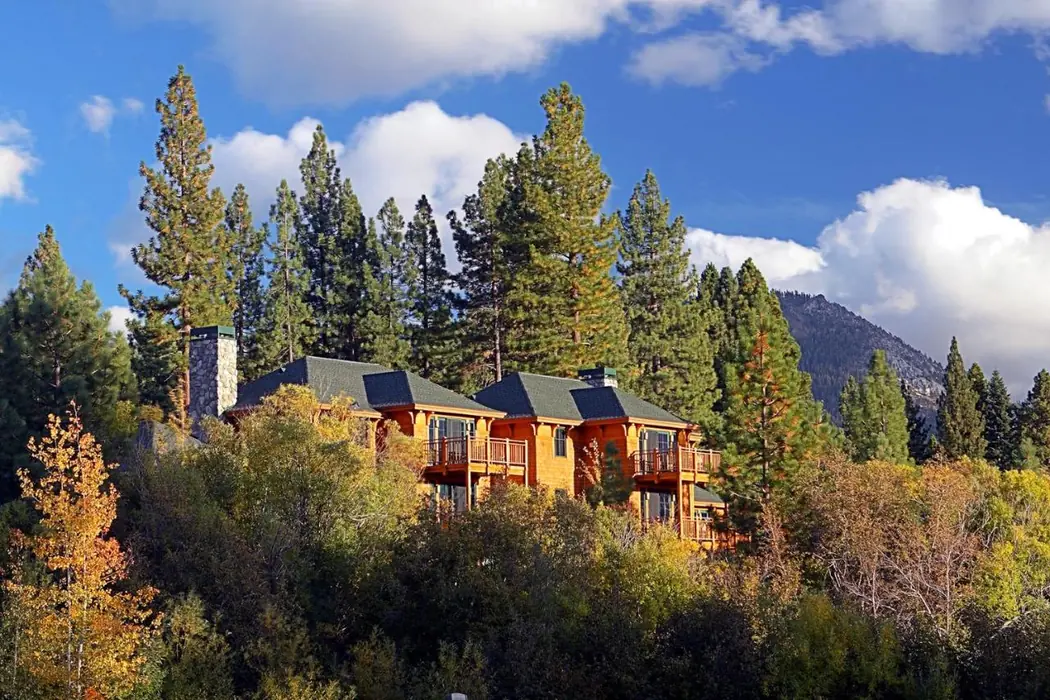Hyatt High Sierra Lodge in Lake Tahoe lodge exterior in summer