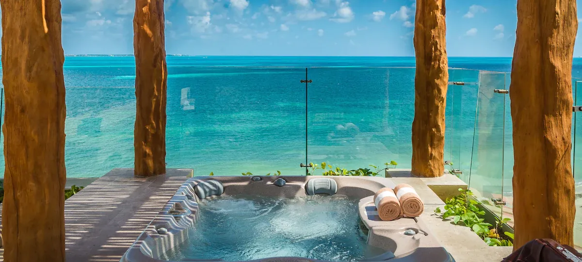 Oceanview hot tub at Villa del Palmar Cancun
