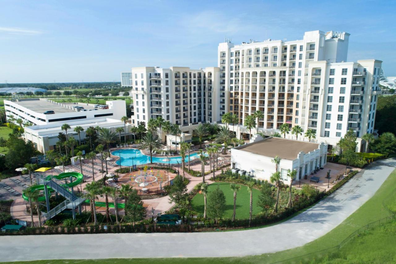 Las Palmeras by Hilton Grand Vacations in Orlando aerial view of pools