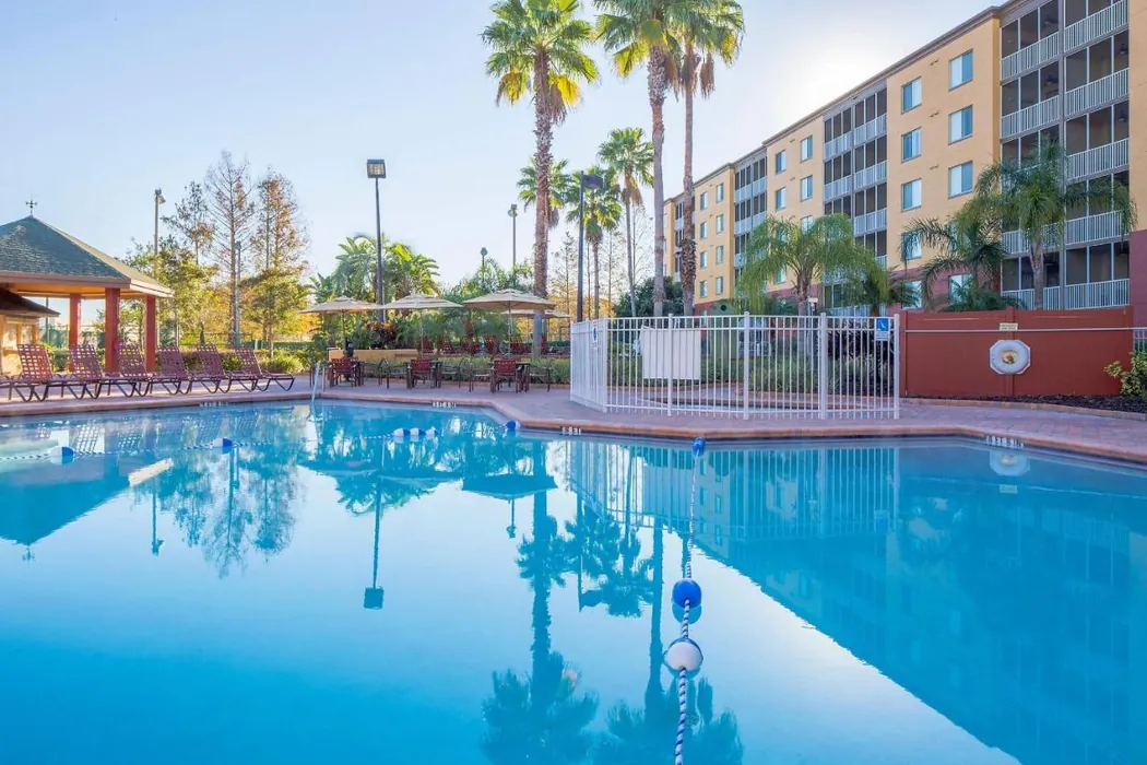 Bluegreen Orlando Sunshine resort pool
