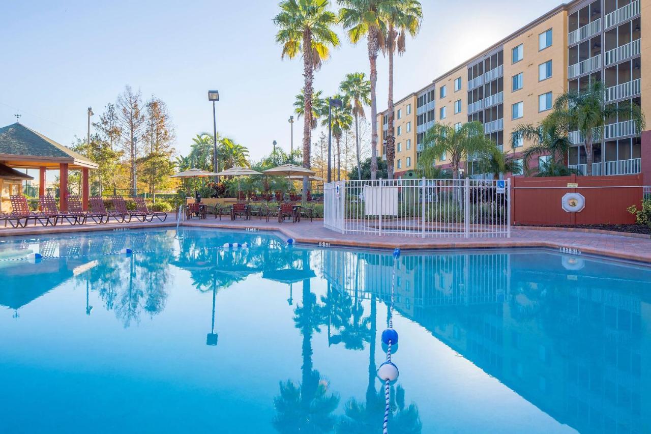 Bluegreen Orlando Sunshine resort pool