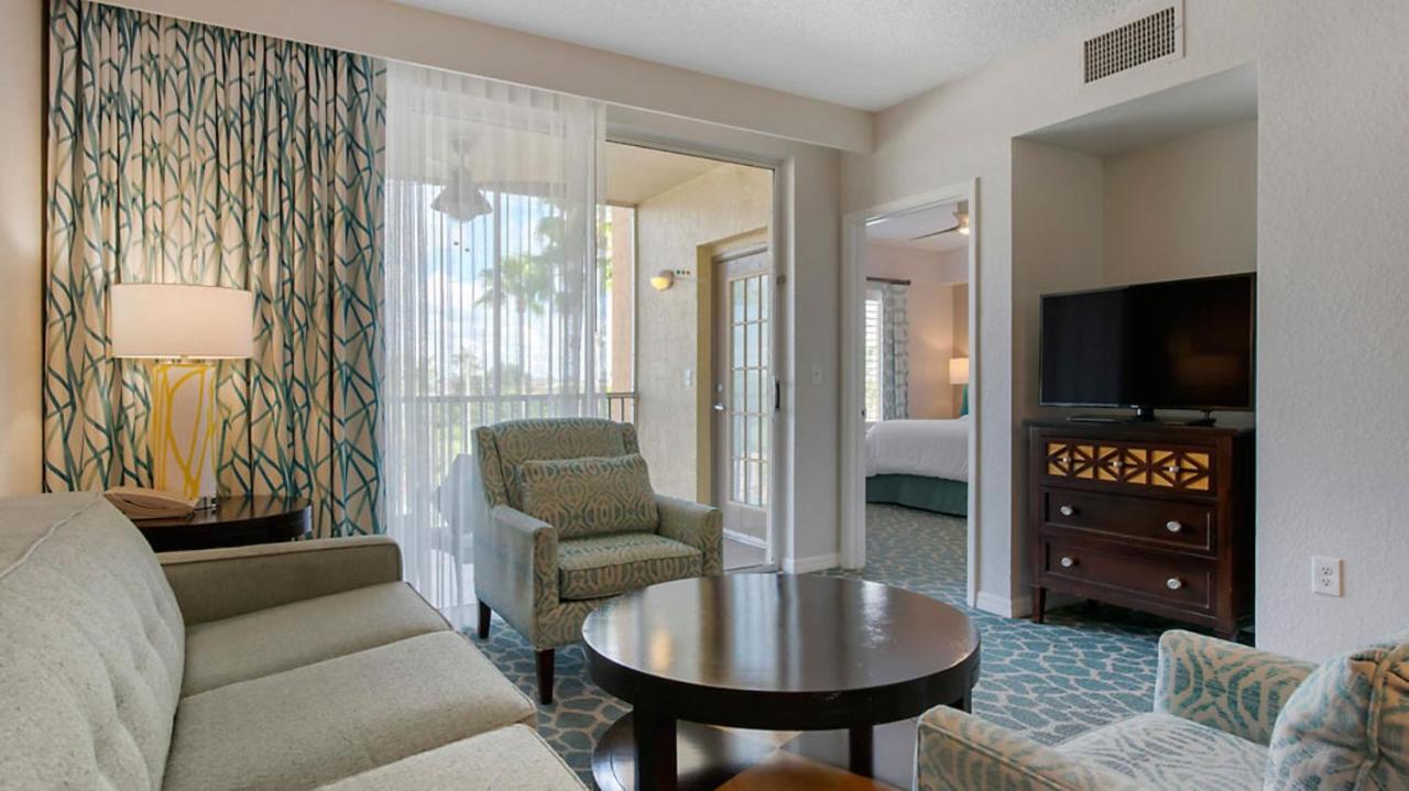 Bluegreen Orlando Sunshine suite living area