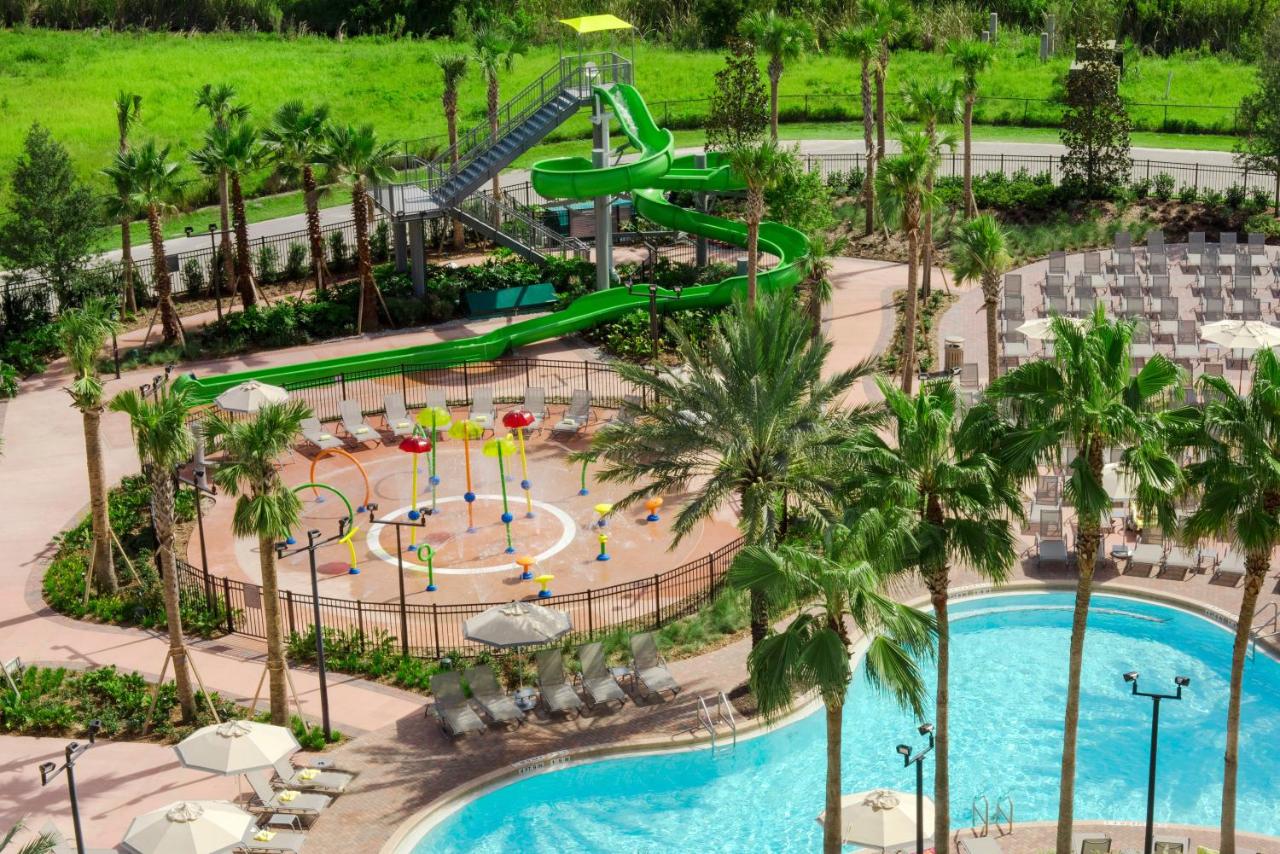 Las Palmeras by Hilton Grand Vacations in Orlando resort pools