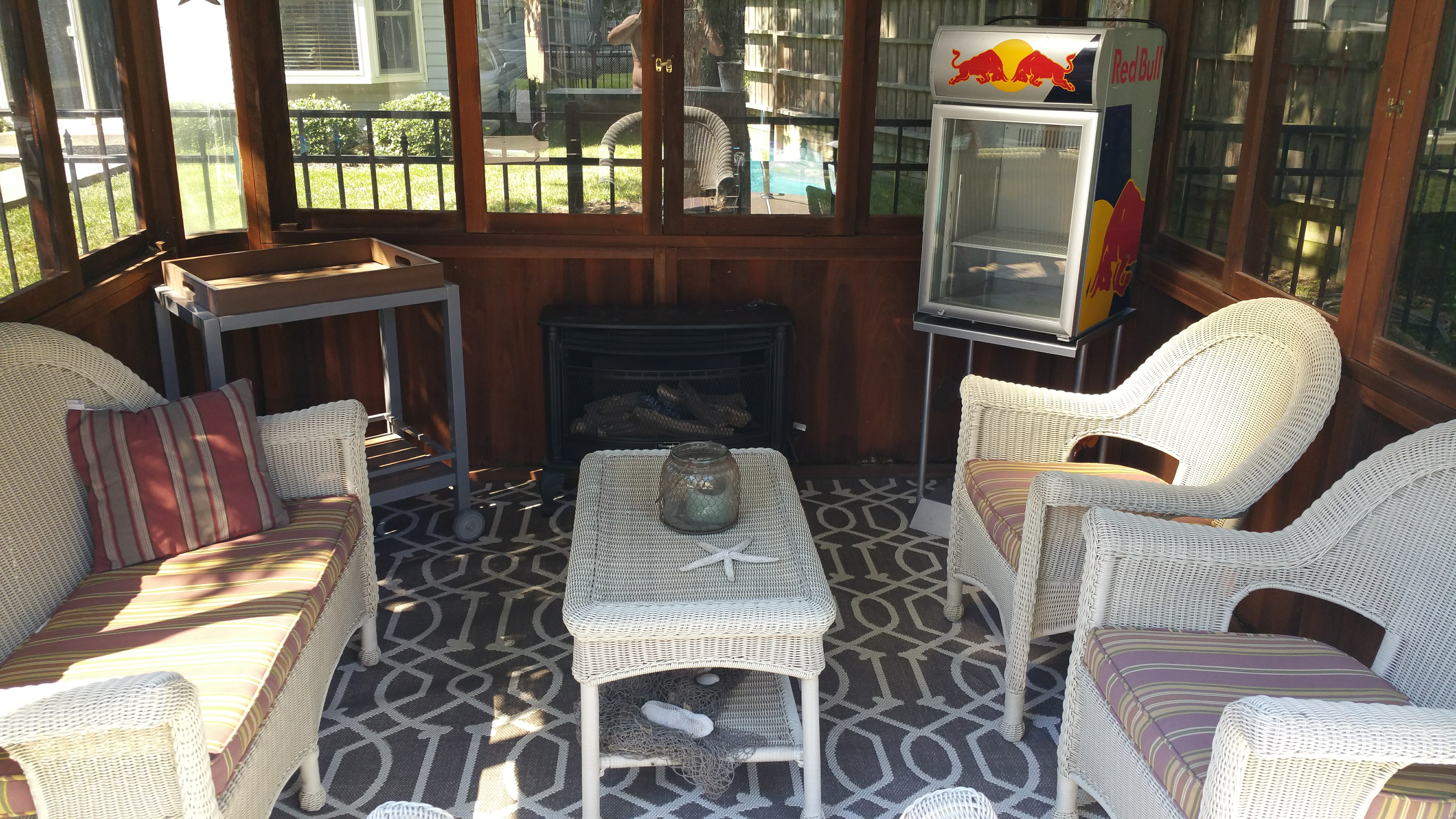 Explore Colonial Beach Plaza Bed and Breakfast