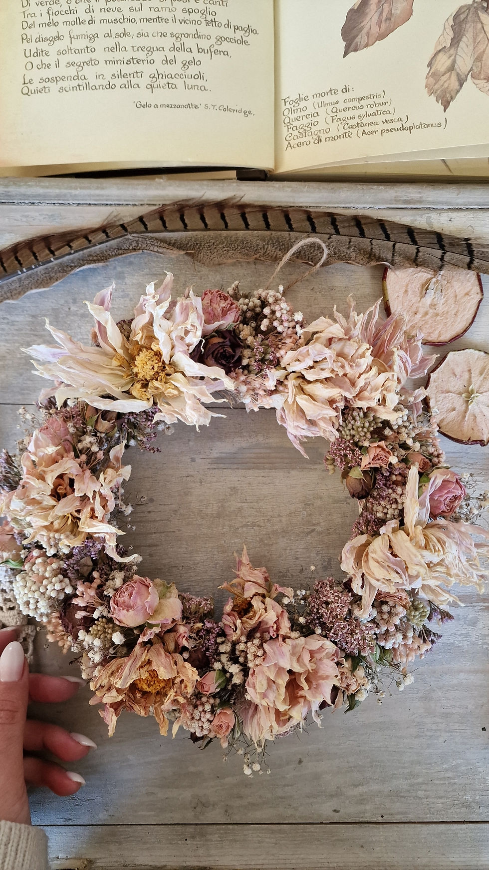 Ghirlanda di fiori secchi fatta a mano stile romantico