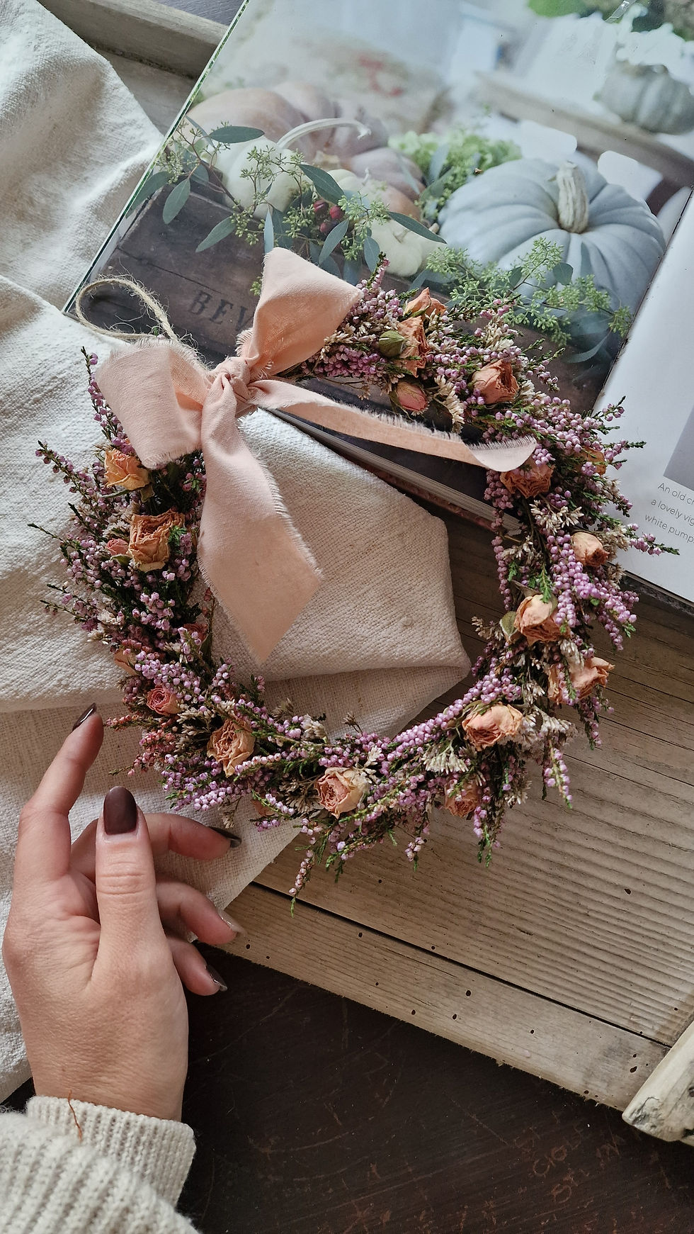 Ghirlanda di fiori secchi fatta a mano stile romantico