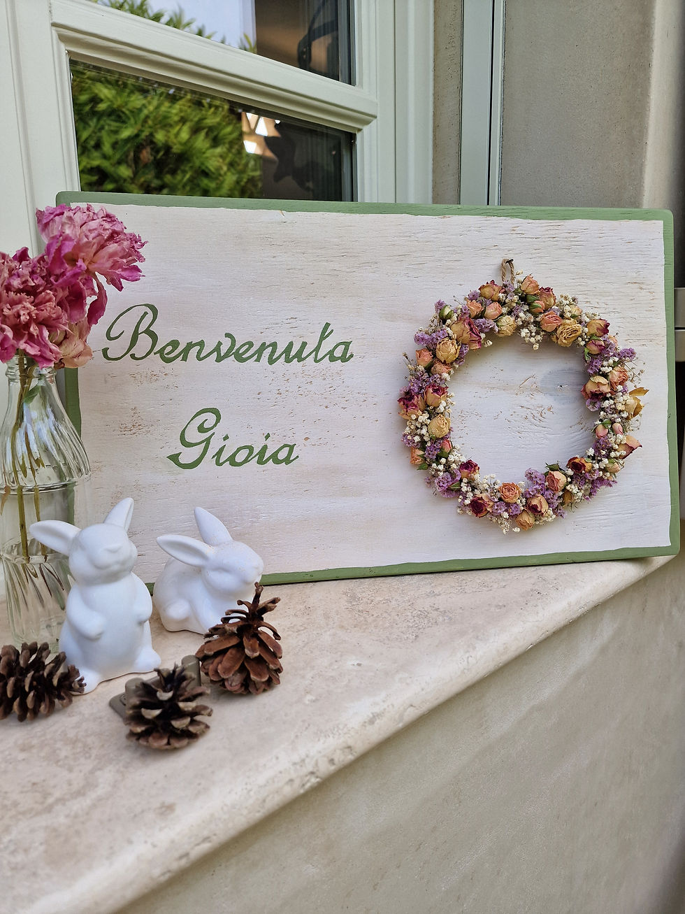 Targa nascita con ghirlanda di fiori secchi