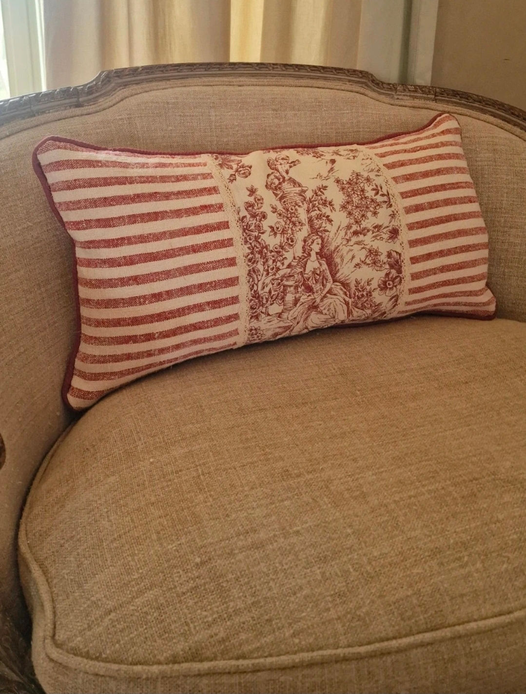 Cuscino artigianale in canapone e cotone con scena toile de Jouy