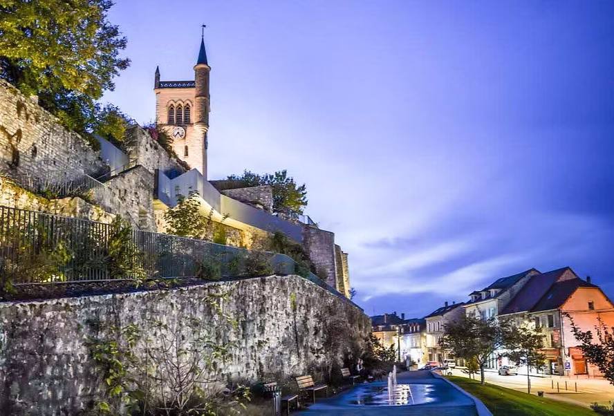 Rencontrer quelqu’un à Morestel (38510) : où créer une vraie connexion ?