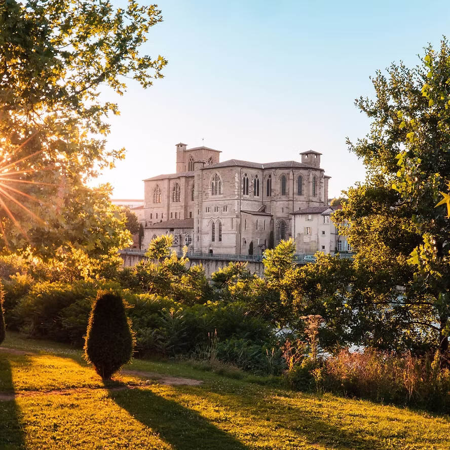 Dîner romantique à Romans-sur-Isère : où se retrouver en amoureux (26100) ?