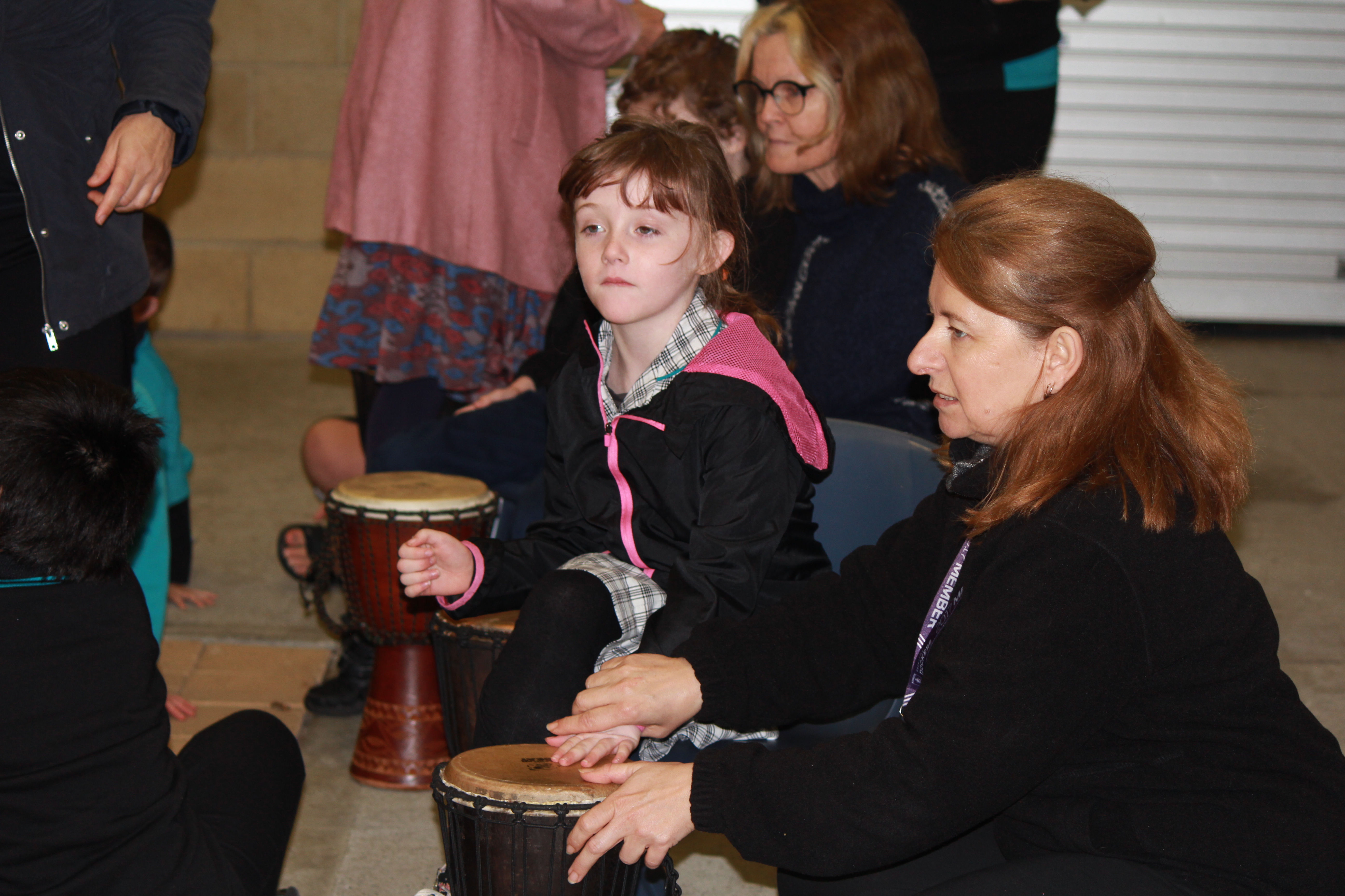 Drumming - Mina (2)