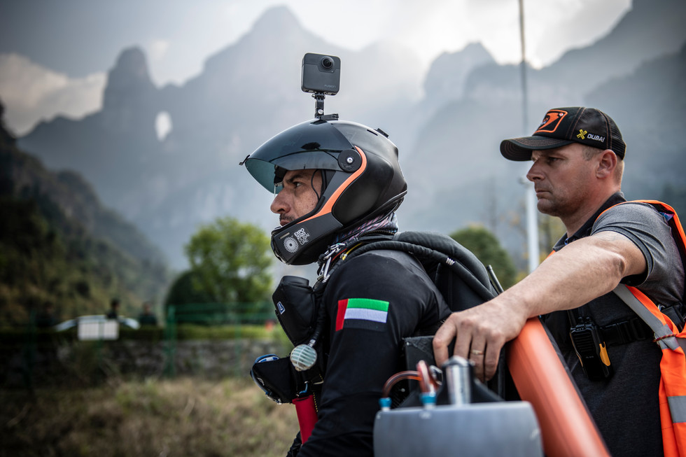 Alan Gayton and Fred Fugen preparing the Jetman wing before flight