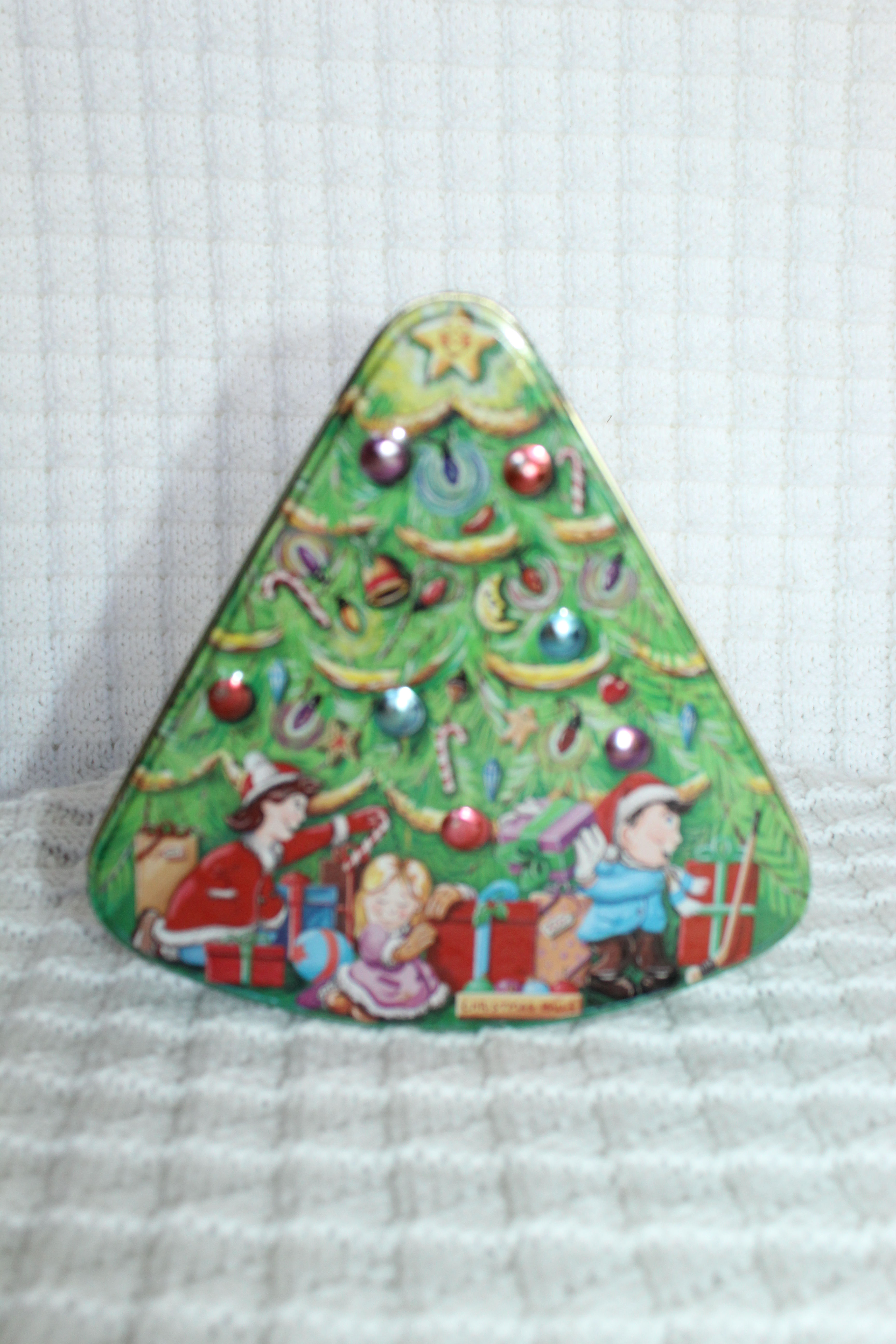 Christmas Balls Tree Tin