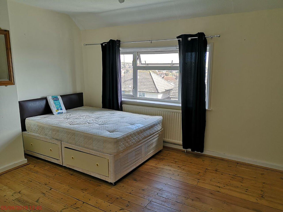 93mrbedroom12