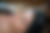 Frau bekommt Gesichtsbehandlung im Kosmetik Studio