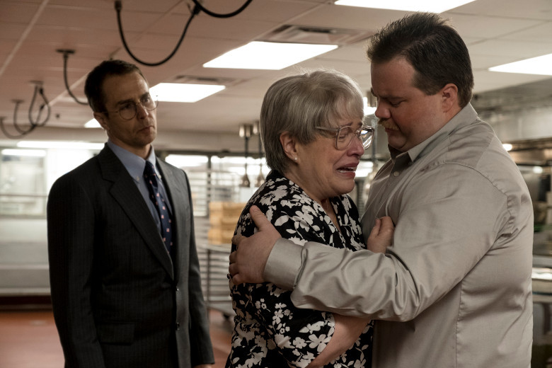 Sam Rockwell, Kathy Bates e Paul Walter Hauser em cena do filme O Caso Richard Jewell (2019), de Clint Eastwood | Foto: Divulgação