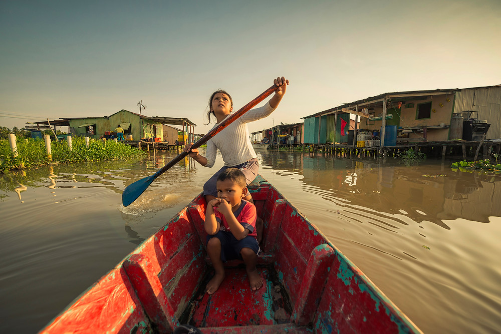 A menina Yoaini Navarro em cena do documentário venezuelano Era Uma Vez na Venezuela (Érase Uma Vez em Venezuela, Congo Mirador, 2020), de Anabel Rodríguez Ríos | Foto: Divulgação (Cine Ceará / Créditos: John Márquez)