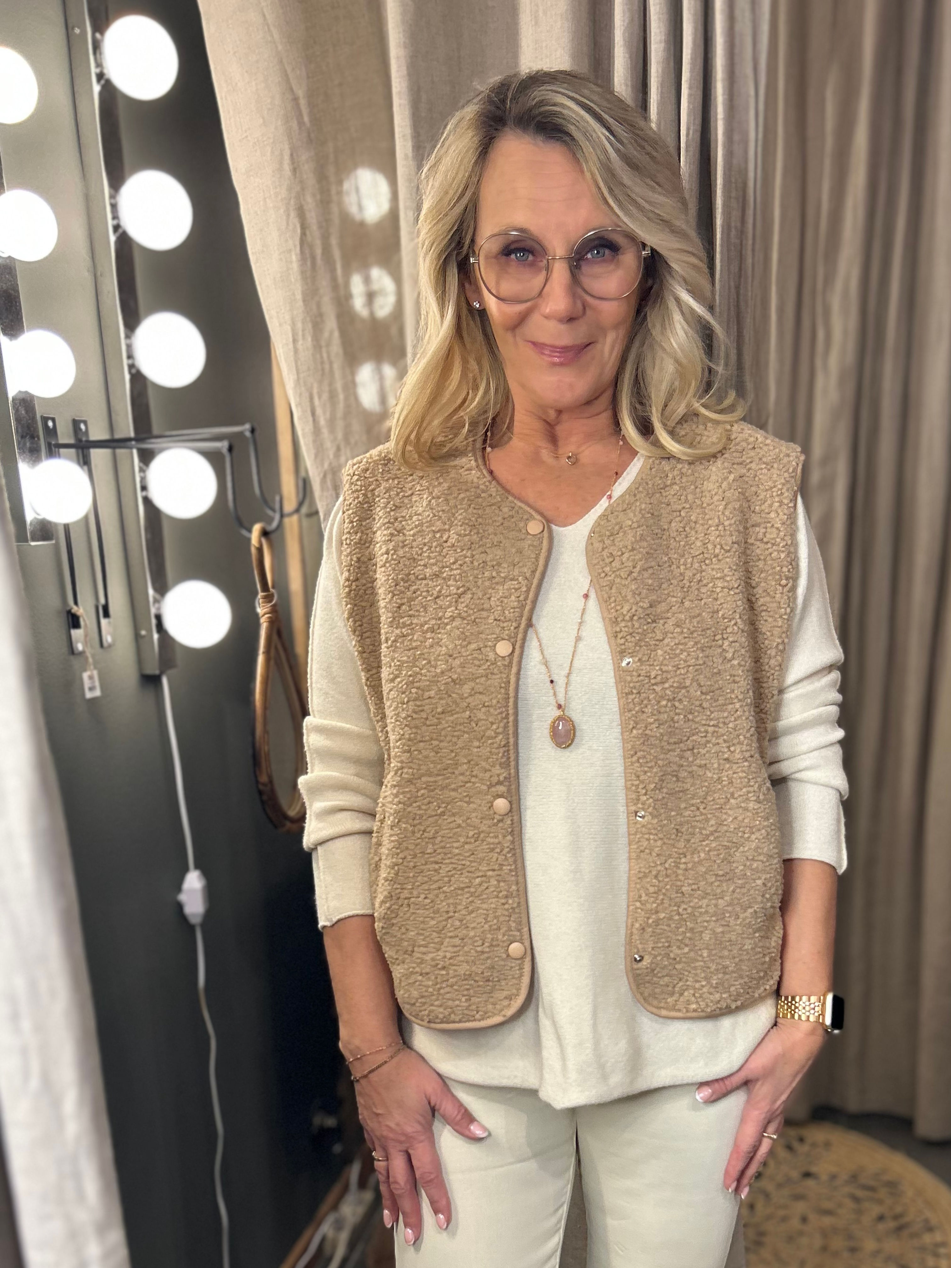 Jörlevik väst Beda dam camel 