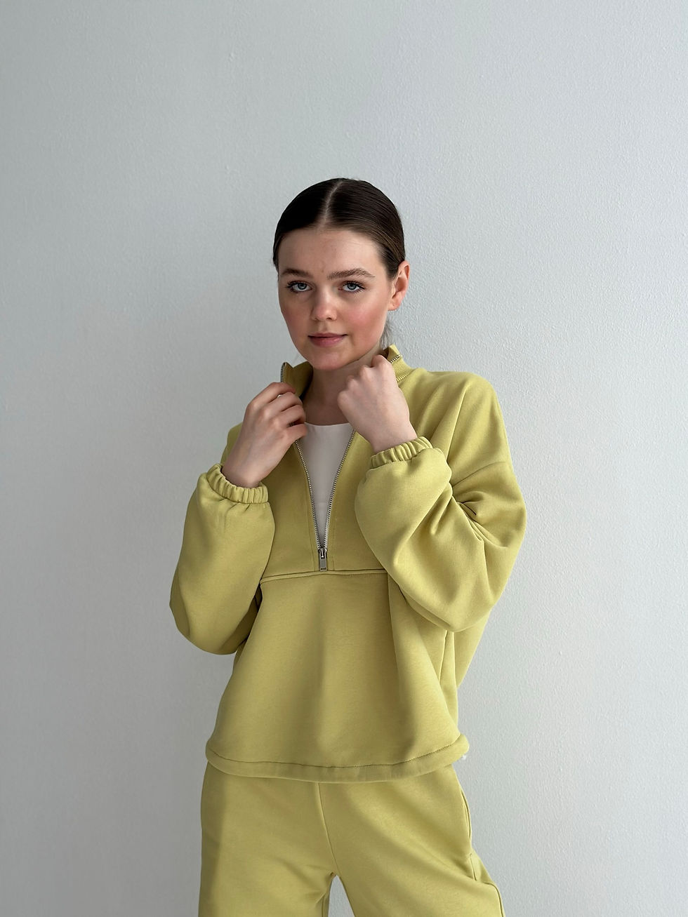 Прев'ю: Кофта на фіксаторах по низу