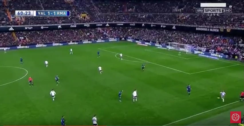 André Gomes atacando entre líneas. Fue el mejor jugador del Valencia