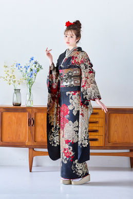 黒地に金彩の振袖レンタル|姫路のフォトスタジオトミー