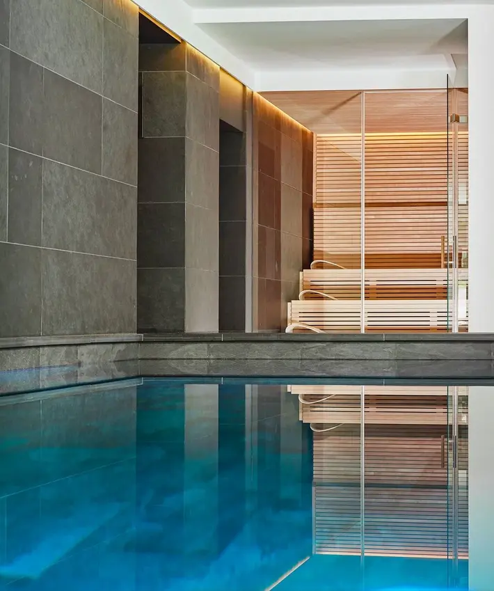 Сауна Klafs PURE со стеклянным фасадом