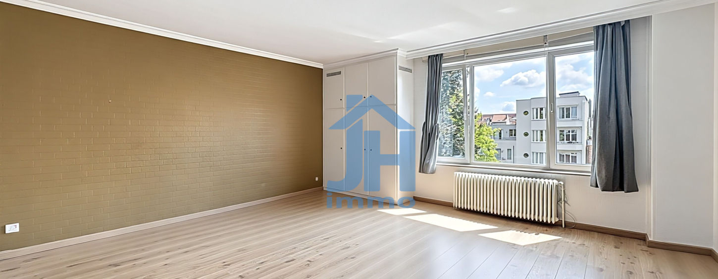 #StudioÀVendre #InvestissementImmobilier #IdéalÉtudiant #Ixelles #ImmobilierBruxelles #AppartementBruxelles #BonInvestissement #AcheterStudio #ImmobilierDeQualité #TopLocalisation