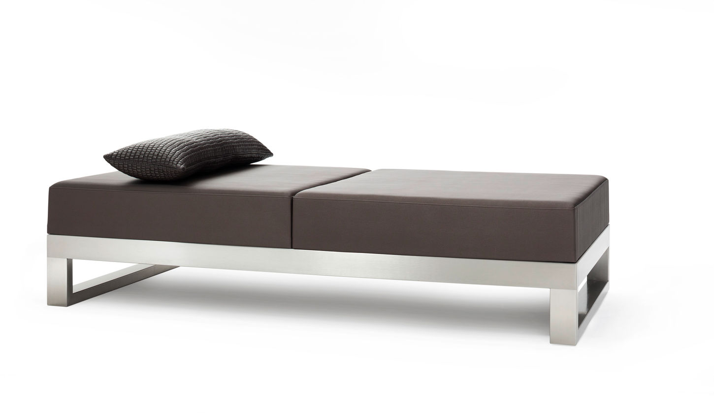 lounger brown.jpg